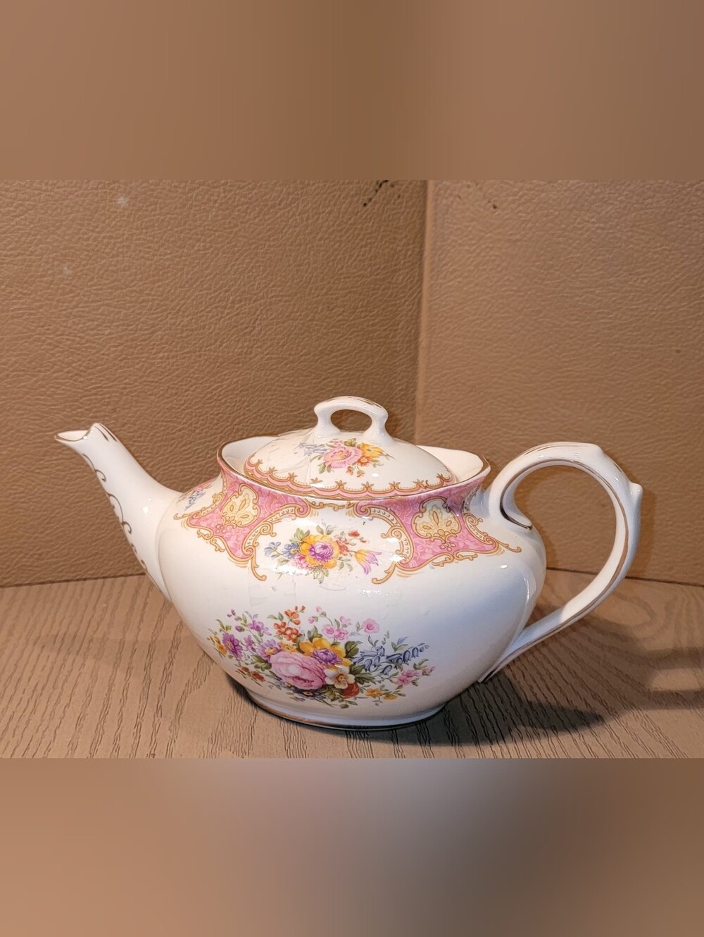 VINTAGE REAR ROYAL ALBERT LADY CARLYLE Floral Pink Gold Trim Porcelain Teapot